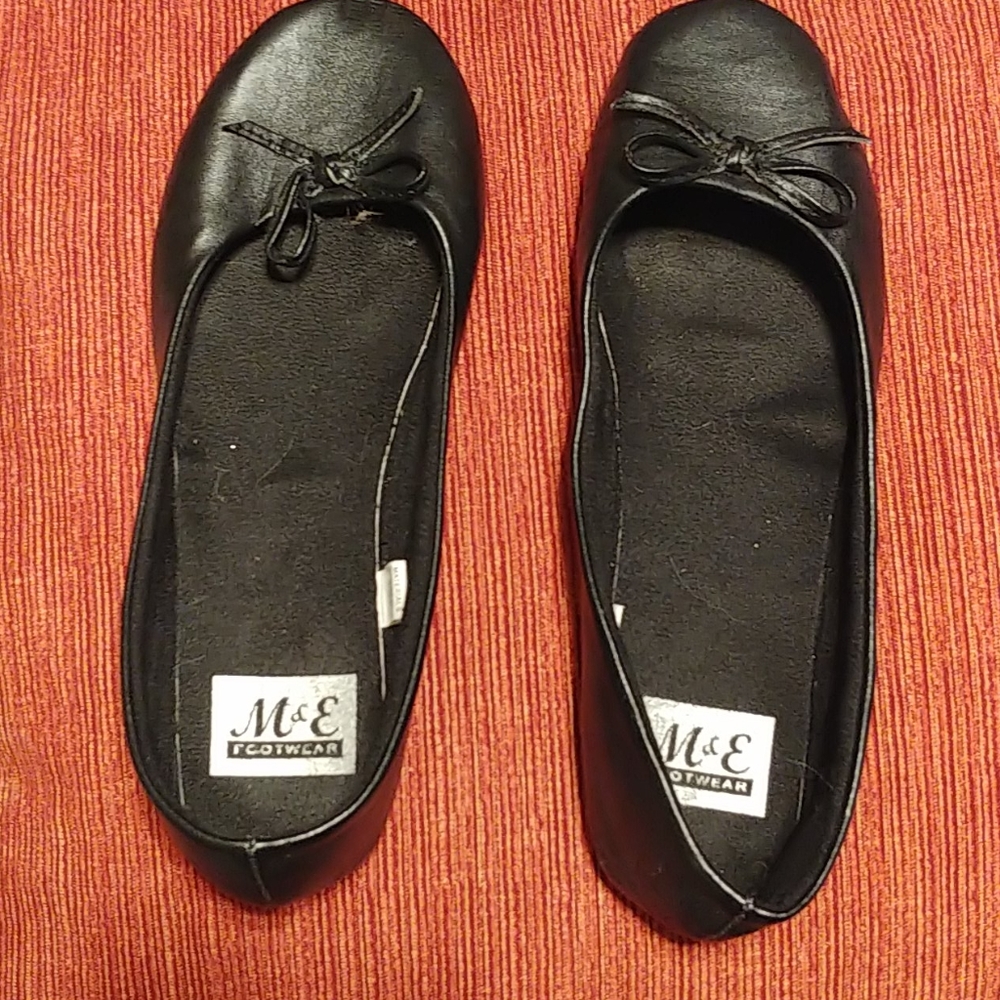 M&E black synthetic flats size 8